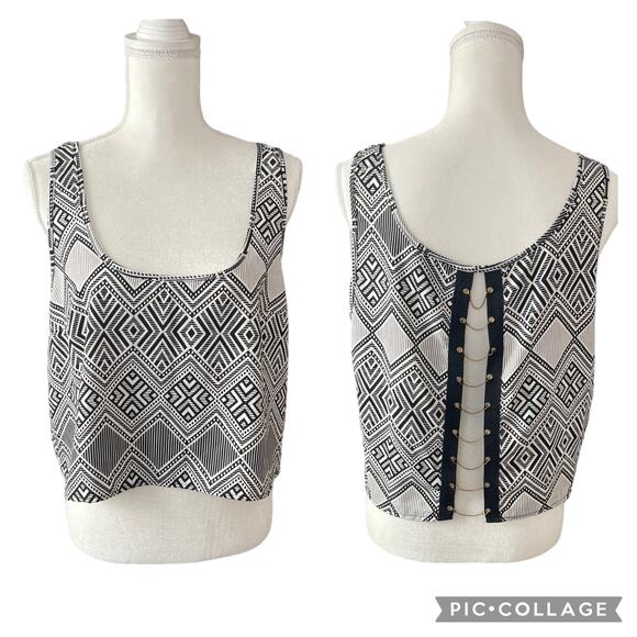 2B Bebe Geometric Crop Flowy Black White Gold Chain Top Size Large Y2K - Picture 1 of 9